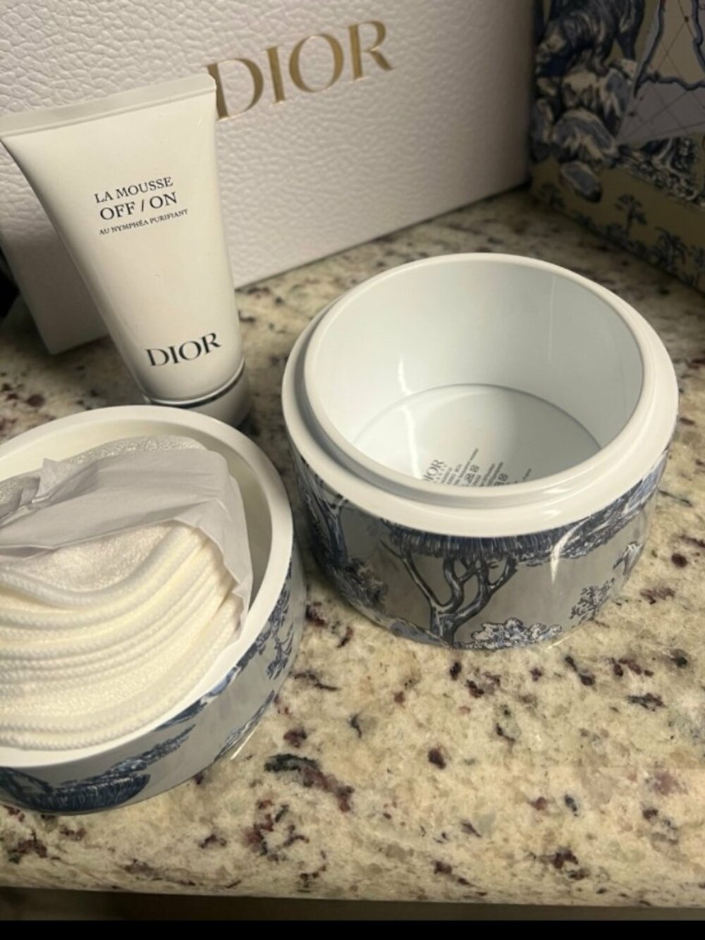 Dior Cleanser & Round Tin & Face Pads Set